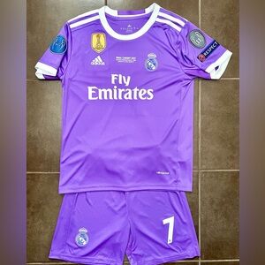 Kids Ronaldo Real Madrid 2016/17 Retro Jersey with Shorts -Size Medium Kids # 22